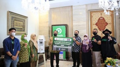 Danny Terima Bantuan dari Gojek 15 Unit Oksigen Konsentrator