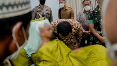 Plt Gubernur Sulsel Bersama Kapolda, Pangdam, dan Kepala BIN Jenguk Korban Penyerangan Asrama Mahasiswa