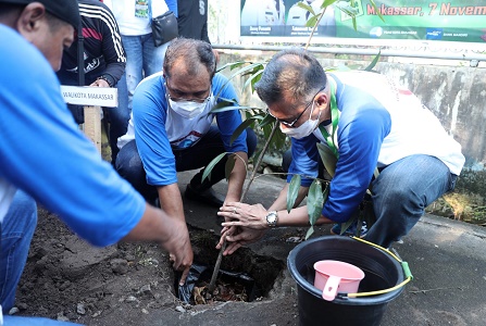 KBA SMPN 5 Makassar Tanam 30 Ribu Bibit Pohon Sambut HUT 414 Kota Makassar