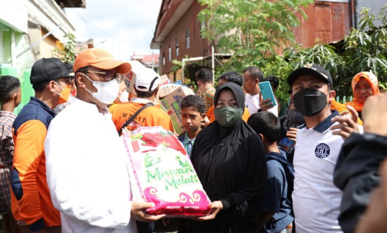 Danny Tinjau Lokasi Korban Angin Puting Beliung Kelurahan Maccini Parang