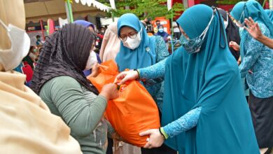 Naoemi Octarina Bagikan 200 Paket Sembako di Bulan Bhakti KSN