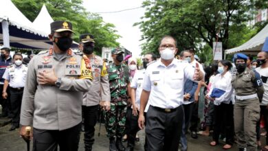 Wali Kota Makassar Bersama Kapolda Sulsel Pantau Vaksin Massal