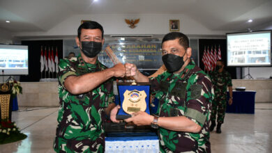Pangkoarmada II Beri Pengarahan Kepada Personel Lantamal VI dan Jalasenastri