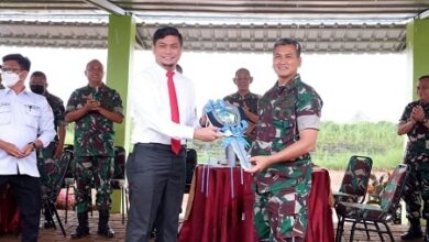 Pemkab Gowa Serahkan Truk dan Bak Sampah ke Divisi Tiga Kostrad, Bupati Adnan: Bukti Sinergitas