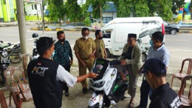 Rahmat Abdullah Terima Bantuan Motor dari Global Wakaf-ACT