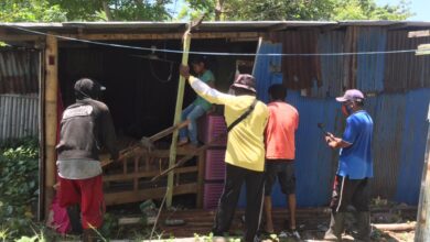 Warga Mulai Bongkar Rumahnya di Kawasan Pantai Merpati