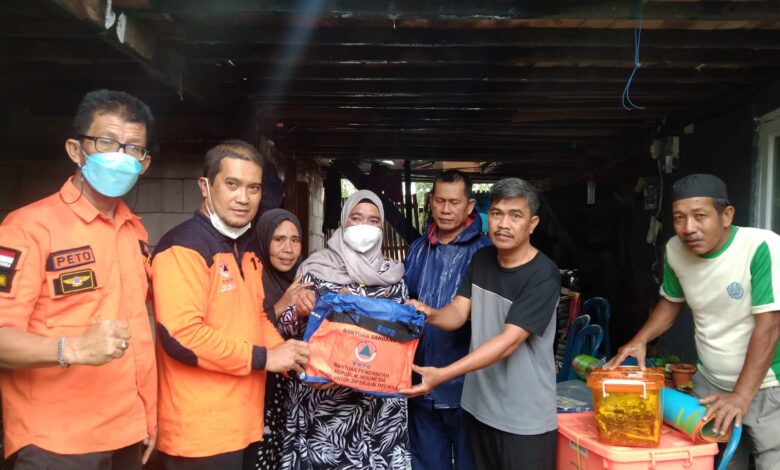 Angin Kencang Melanda Kota Makassar Andi Sudirman Instruksikan BPBD Sulsel Kirim Bantuan