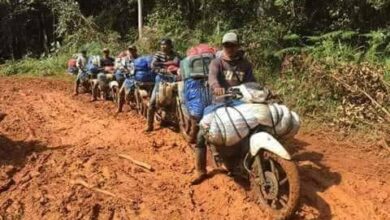 Warga Seko Tulis Surat Terbuka Untuk Gubernur Sulsel Karena Jalan Tak Kunjung di Benahi