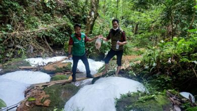 Viral Di Medsos Fenomena Aliran Sungai Berbusa