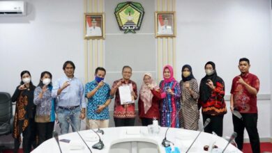 Diskominfo-SP Gowa Terima Hasil Monev Keterbukaan Informasi Publik 2021 dari KI Sulsel