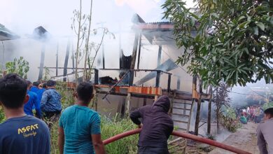 Diduga Arus Pendek, Satu Rumah Panggung Di Tellusittinge Hangus Terbakar Beserta Isinya