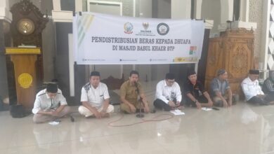 Diinisiasi Gubernur Andi Sudirman, Beras dari Infaq dan Sedekah Pegawai Pemprov Sulsel Dibagi ke Kaum Dhuafa