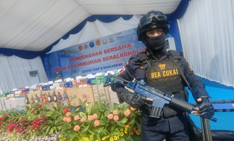 Perangi Barang Kena Cukai Ilegal, Bea Cukai Sulbagsel Musnahkan Ribuan Rokok dan MMEA Tanpa Izin